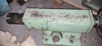 sustruh SU 50 - koník - 2