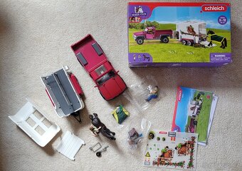 Schleich auto s konskym privesom - 2