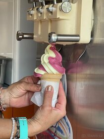 Stroj na  tocenou zmrzlinu Carpigiani - 2
