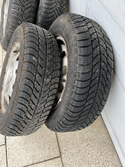 Sada zimních pneu na discích z Felicie 165/70 R13 - 2