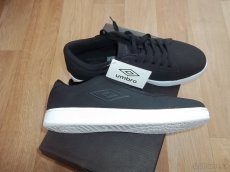 Nové boty zn-UMBRO vel.38,5 - 2