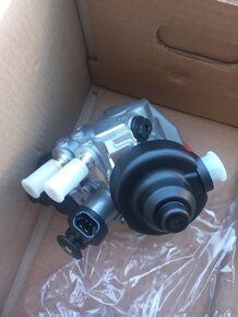 Prodám vstřikovací čerpadlo jeep 3.0 Crd - 2