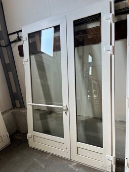 VCHODOVÉ DVOUKŘÍDLÉ PVC DVEŘE 167x240-PLZEŇ - 2