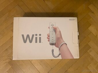 Nintendo Wii - 2 ovladače - 300G HDD - JPN (prodej sbírky) - 2