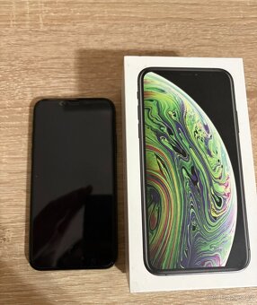 Apple iPhone XS 64 GB - 2