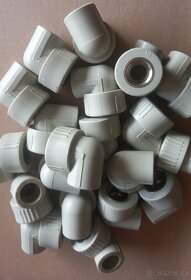 PPR koleno 20x1/2" s kovovým závitem vnitřním NOVÉ - 2