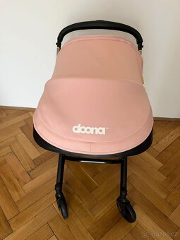 Autosedačka s integrovaným podvozkem DOONA plus - 2