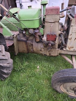 Kolový traktor - 2