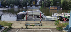 Kajutová laminátová loď s Flybridge - hausboat Tdiesel 91 kW - 2