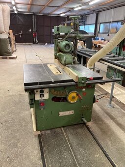 Pila s podavačem - 2