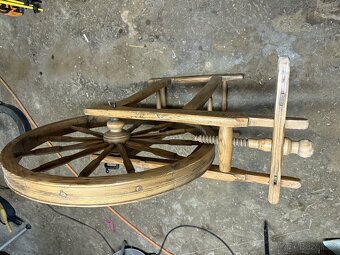 Kolovrátky 2ks , brusný kamen , váza - 2