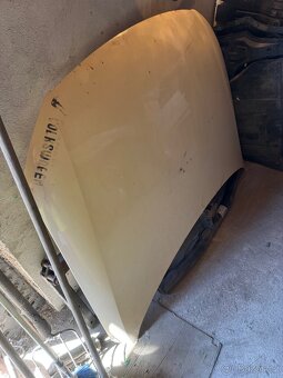 VW Passat b6 kapota - 2