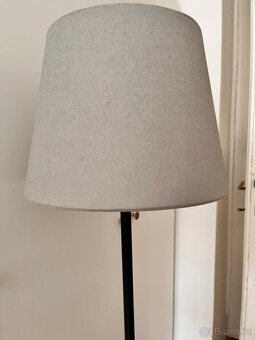 Stojací lampa IKEA, černá se šedým stínidlem - 2
