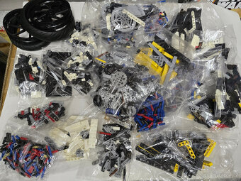 STAVEBNICE Technic 42130 BMW M 1000 RR (náhrada) - 2