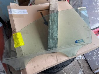 Sklo dveří LP+PP Superb 1 - 2