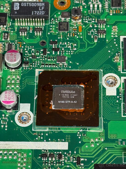 Diely z notebooku ASUS VivoBook 15 X542UQ - 2