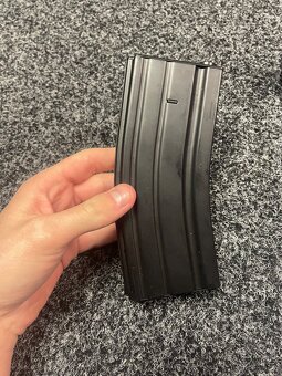 Airsoftová zbraň AR15 - 2