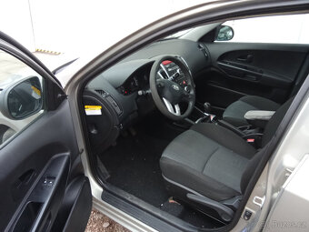 Kia Ceed kombi 1,4 66,2kw - náhradní díly - 2
