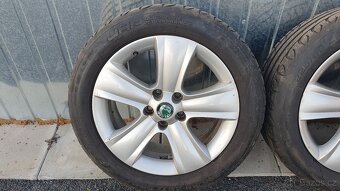 Alu kola Škoda R17 5x112 letní pneu 225/50 R17 - 2