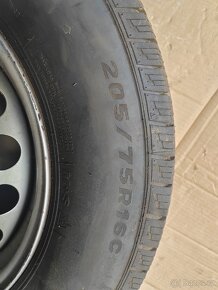 Pneu s ráfky 205/75R16c - 2