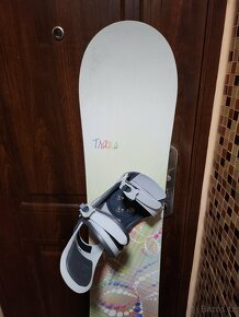 Prodám úplně nový snowboard TRANS 151cm dlouhý. - 2