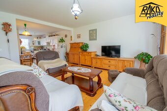 Prodej pěkného rodinného domu ve Smiřicích - 2