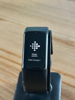 Chytrý náramek Fitbit Charge 6 černý - 2