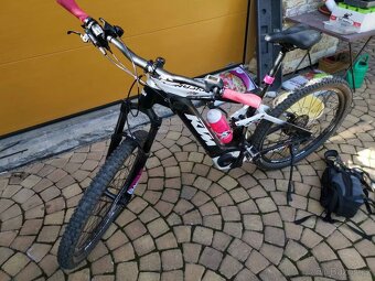 Celoodpružené elektro kolo KTM Macina Lycan 275 - 2