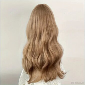 Dvě zánovní dámské paruky, tmavě hnědá a blond - 2