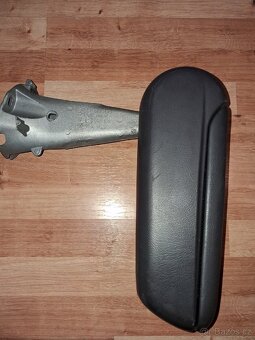 Loketka pro Mercedes W168 jako nová - 2