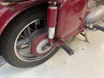 Kývačka ČZ 125 typ 453.01 - 2