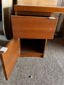 DŘEVĚNÝ KANCELÁŘSKÝ STŮL 140x65x72cm - 2