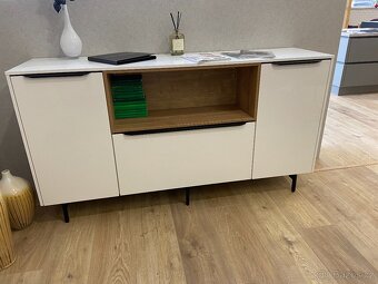 Komoda, příborník, regál, knihovna - 2