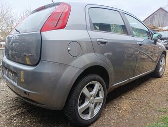 Fiat Grande Punto 1.9JTD - 88kW ,6ti kvalt rozprodám na ND - 2