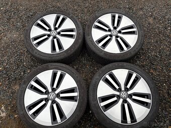 Alu orig letni sada Volkswagen 5x112 7J ET40 225/45 R17 - 2