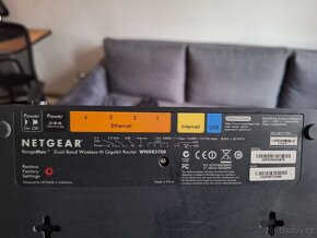 Netgear WNDR 3700 - 2