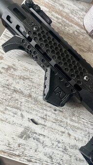 Airsoftová zbraň AR-15 s příslušenstvím - 2