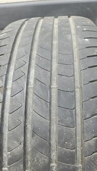 2kusy letních pneu rozměr 235/45/17 značka dayton - 2