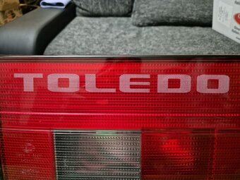 levé vnitřní světlo Seat Toledo CL , GL 1L0945107D - 2
