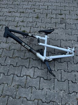 Slopestyle ram rose the jester L - 2