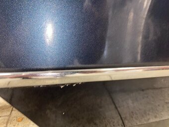 Pravé zadní dveře modrá metalíza LC5F VW Passat B6 sedan 06 - 2