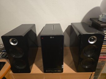 LG FA168 - Stereo Hi-Fi System - 2