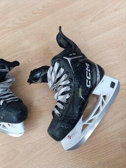 Hokejové brusle CCM tacks FX80 - 2