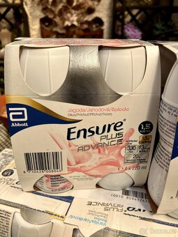 Ensure Plus Advance příchuť vanilka a jahoda 4x220 ml. - 2