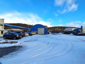 Areál, haly, sklady, výroba, garáže a zázemí. - 2