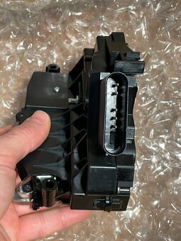 Zámek centrálu dveří přední pravý - 2