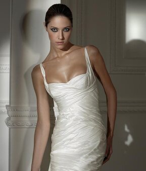 Hedvábné svatební šaty Pronovias - 2