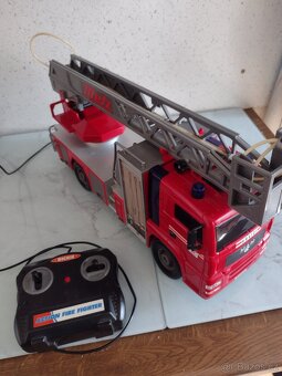 VELKÉ AUTO NA BOVDEN - 2