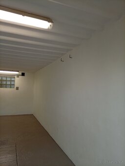 Pronájem garáž v Uh. Brodě u ČSAD - 2