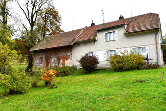 Janov - zemědělská usedlost se stodolou a pozemky 11 612 m2 - 2